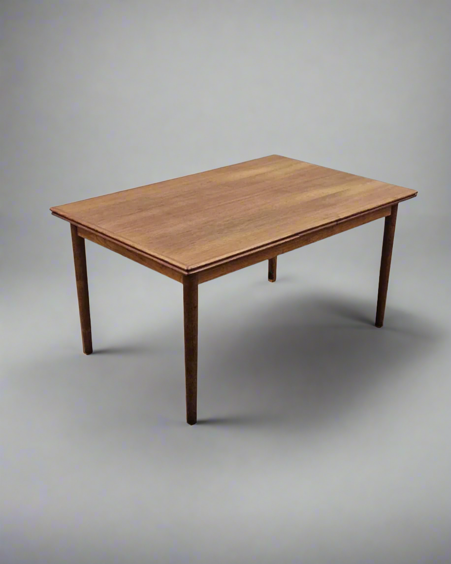 Hørve Extendable Teak Dining Table