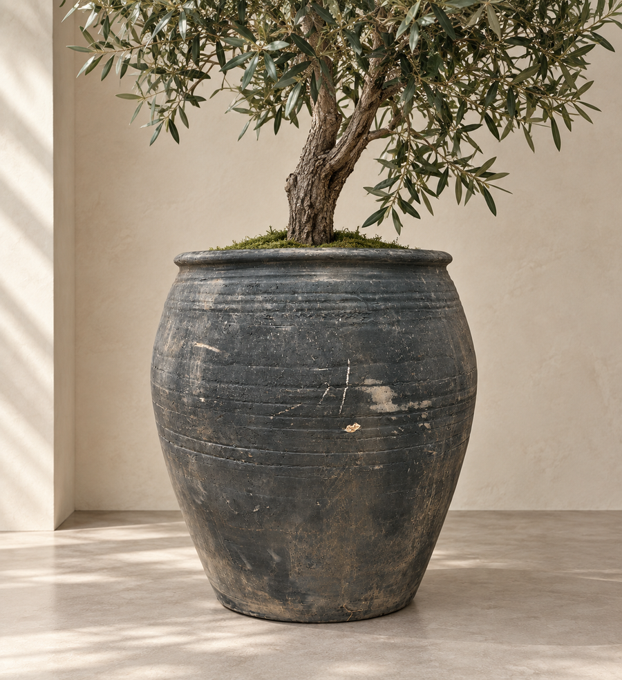 Louis V Large Pottery