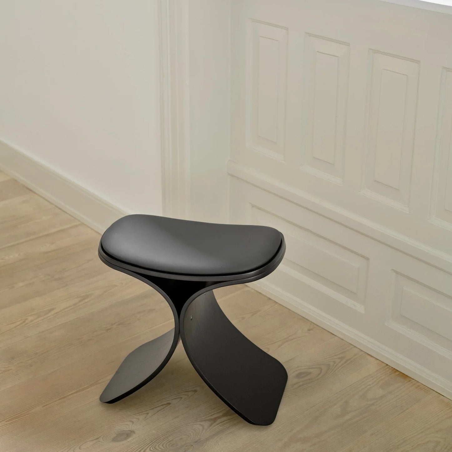 Luno Stool