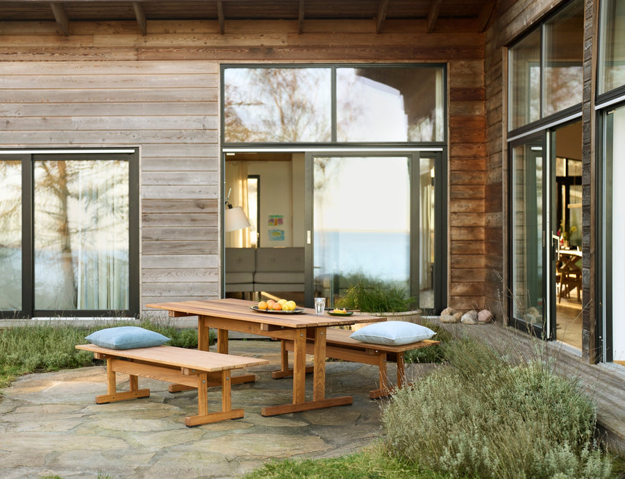 M17 Pine Garden Table