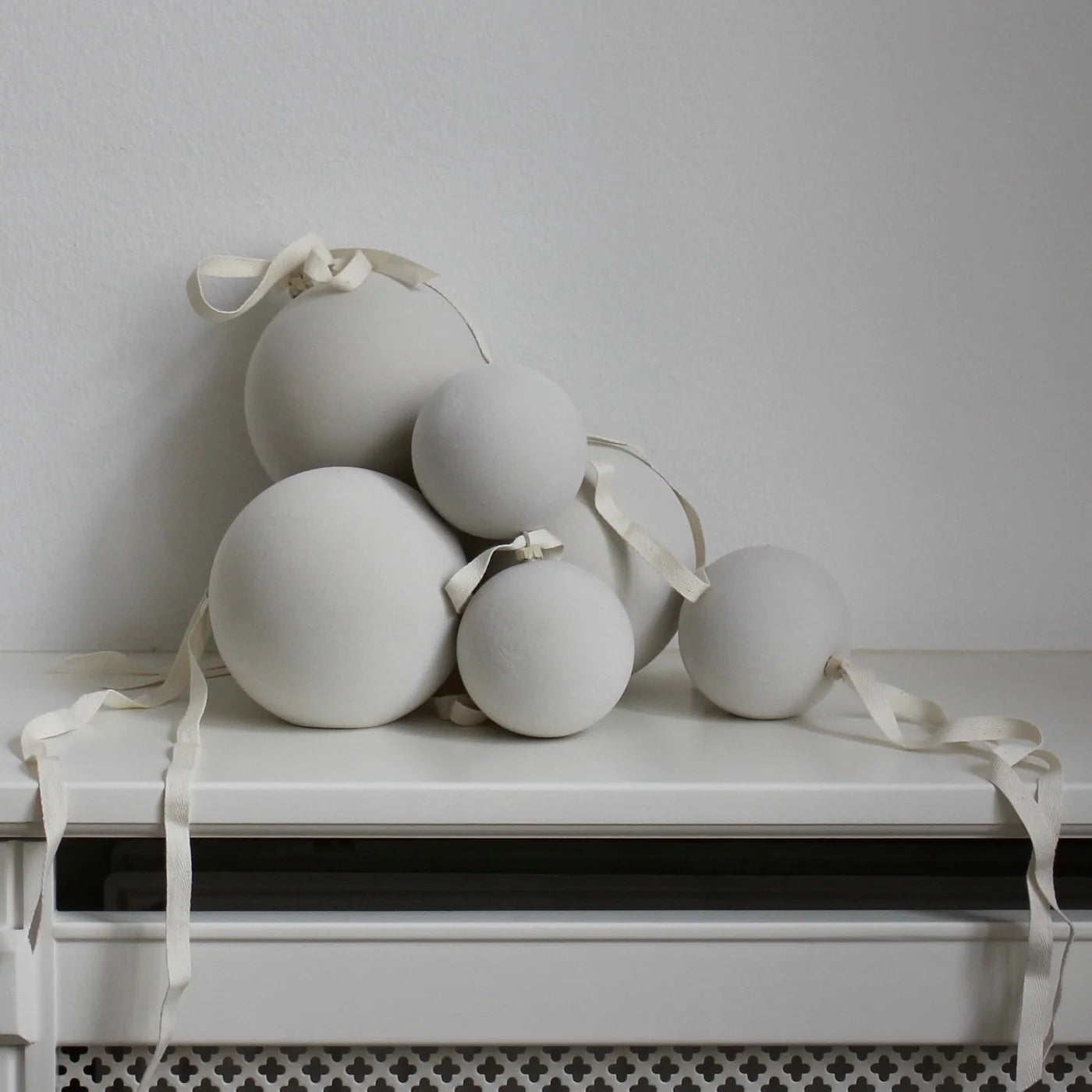 Velvet Holiday Ornament, dove grey (x1)