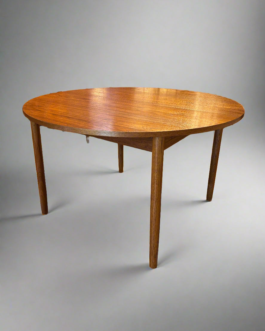 Odense Round Extendable Teak Dining Table