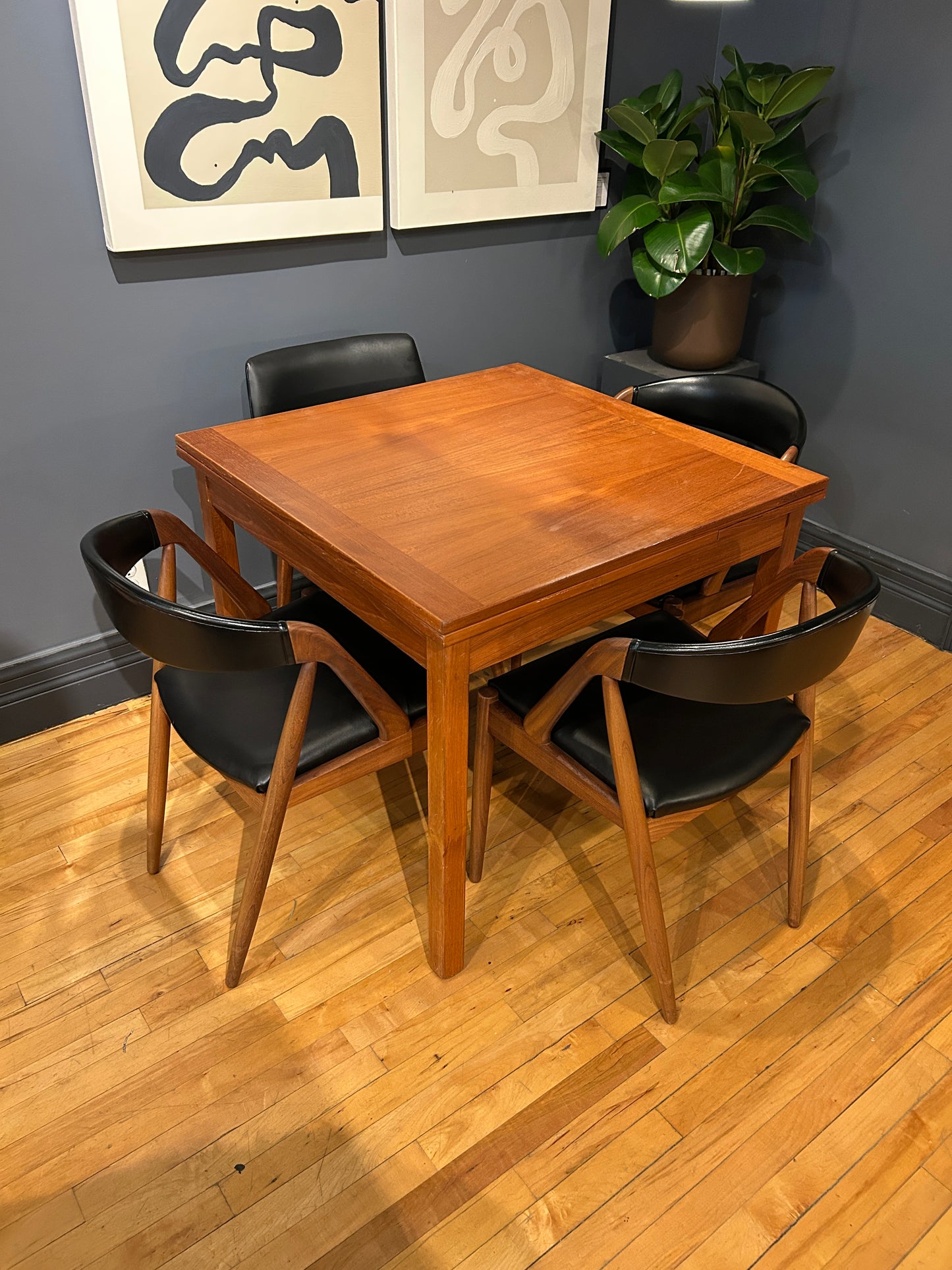 Kopen Extendable Square Teak Dining Table