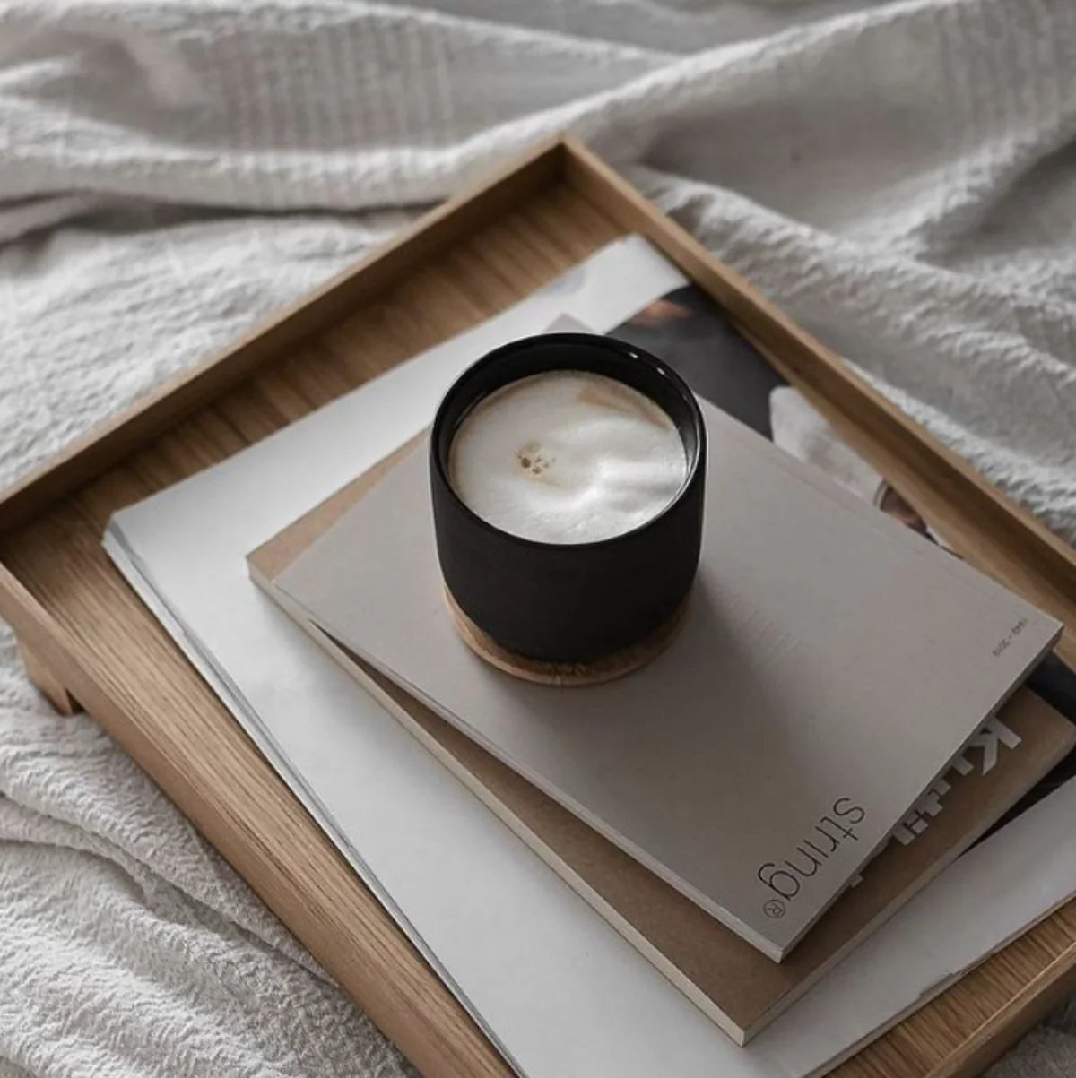 Theo Cup with a coaster-lid