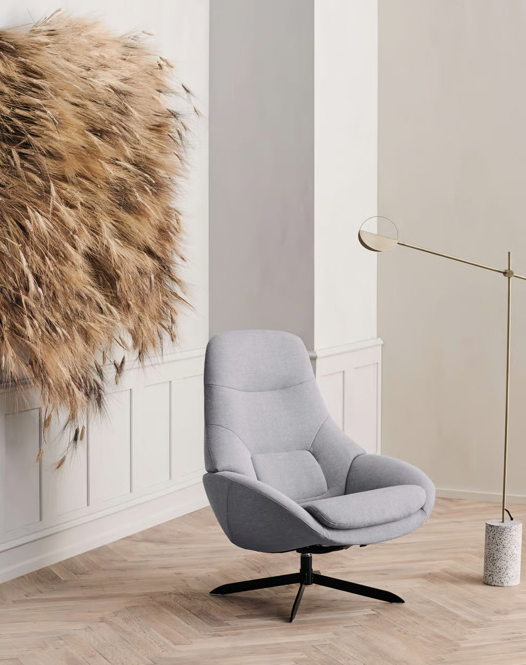 Saga Swivel Lounge Chair