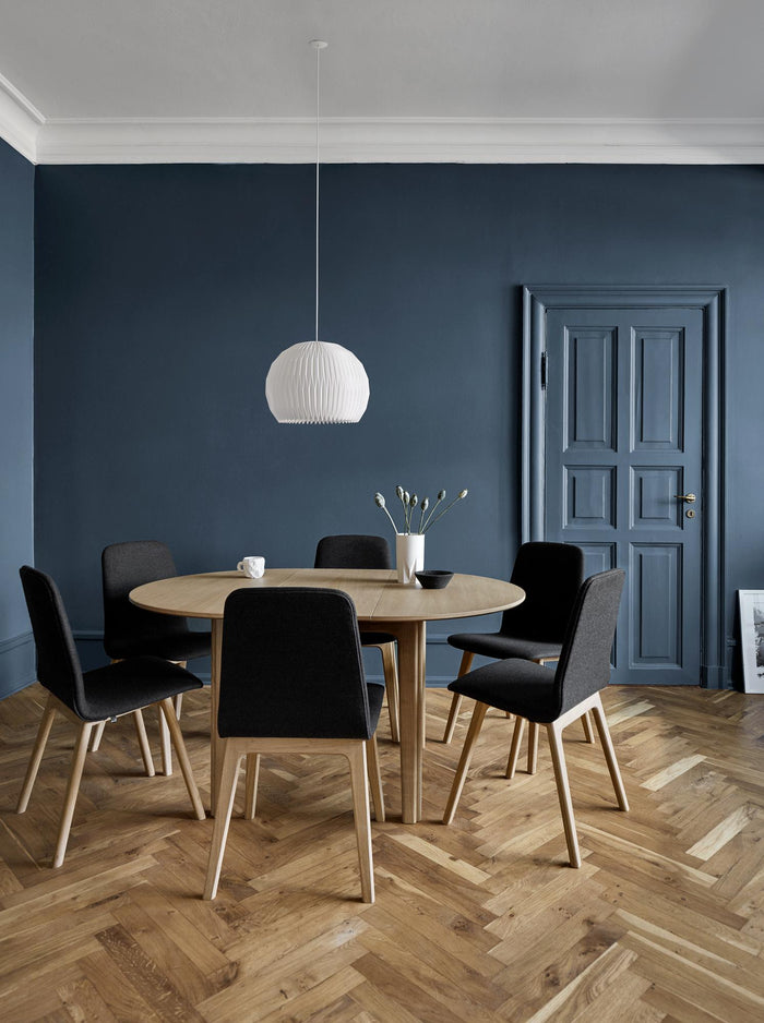 SM 111 Round Dining Table