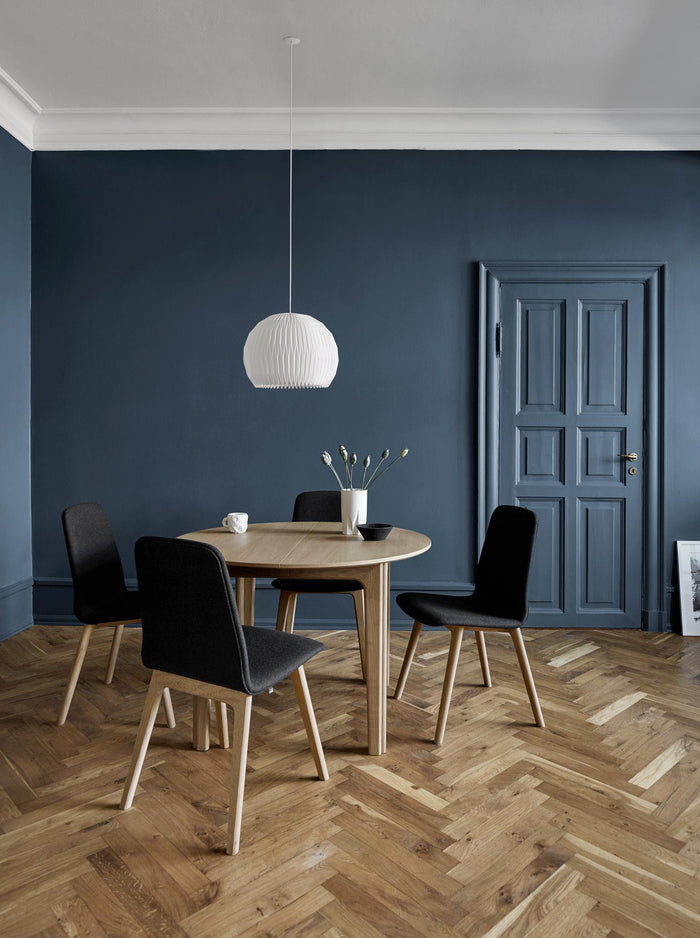 SM 112 Round Extendable Dining Table