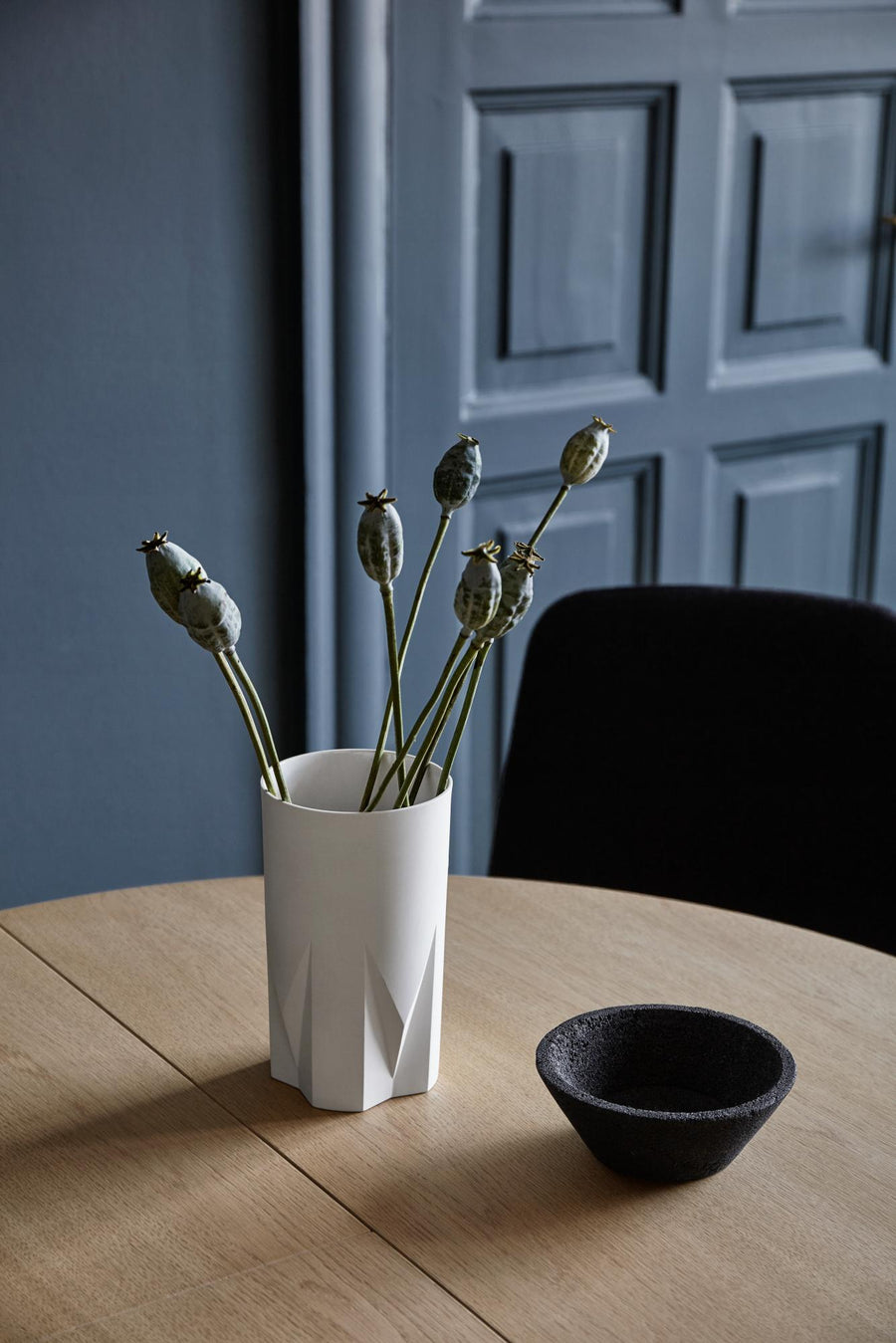 SM 111 Round Dining Table