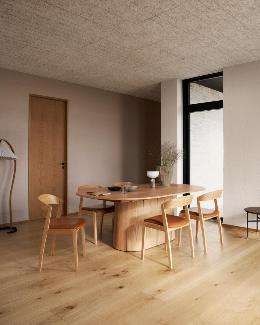 SM 115 Dining Table