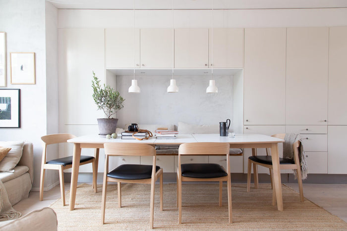 SM 119 Dining Table
