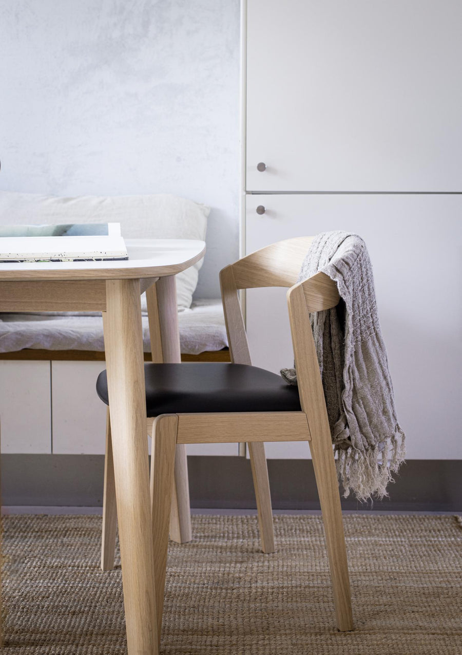 SM 825 Dining Chair