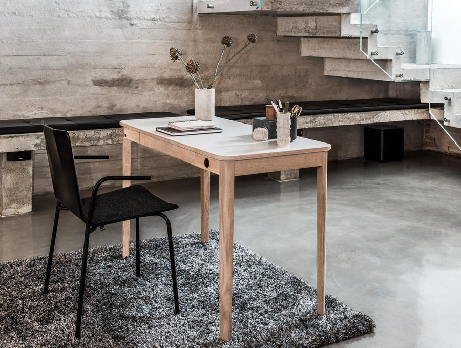 SM 131 Desk