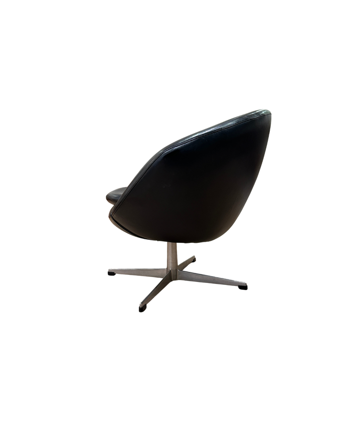 The Pod Swivel Chair
