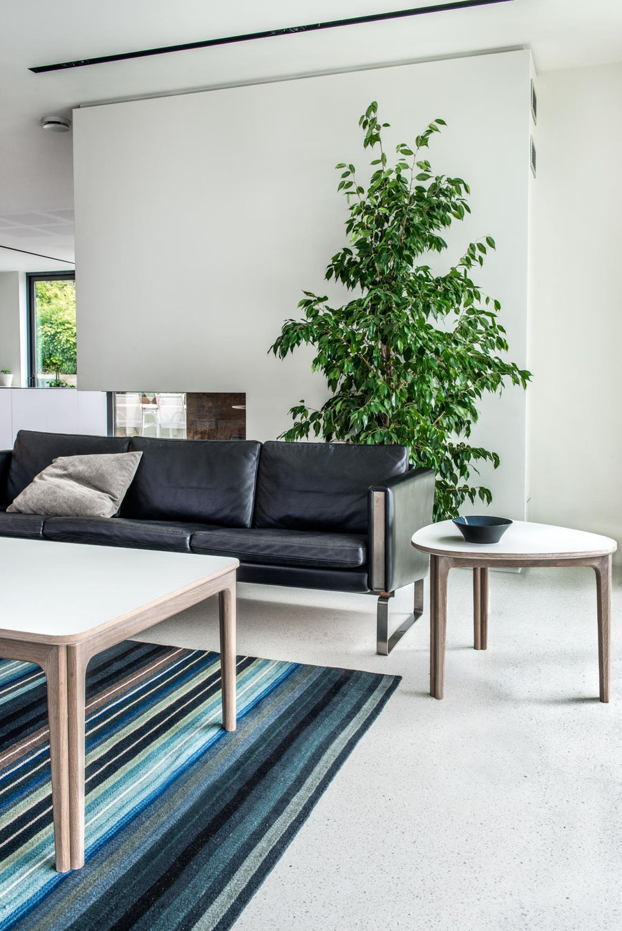 SM 207 Coffee Table
