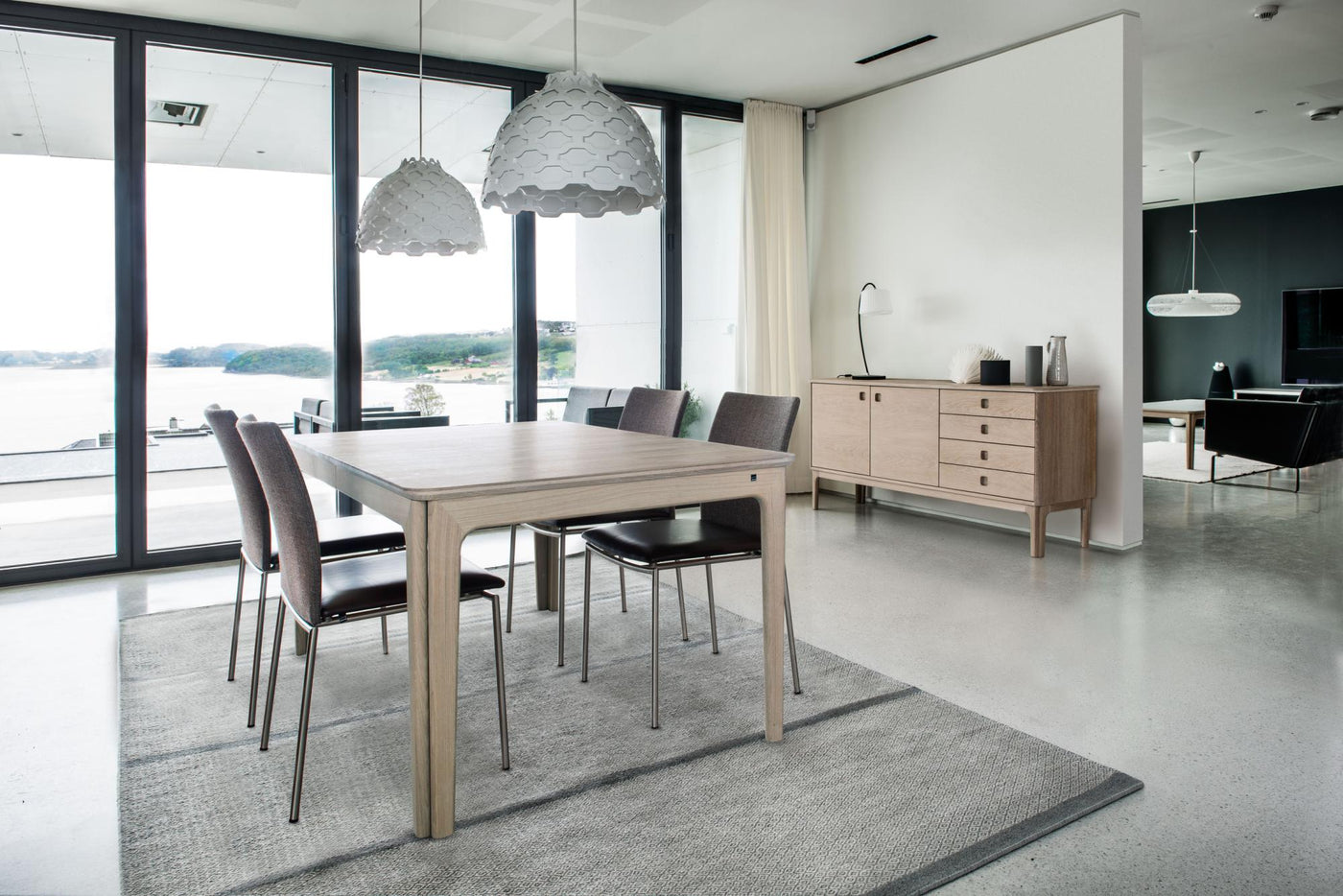 SM 48 / SM 48X Stackable Dining Chair