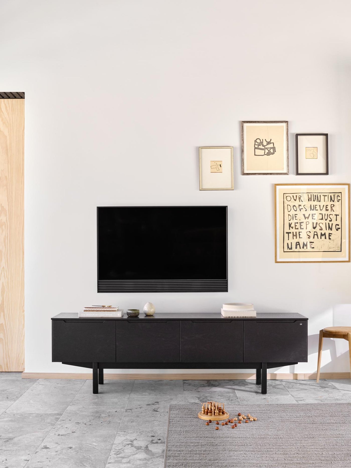 SM 305 TV Lowboard