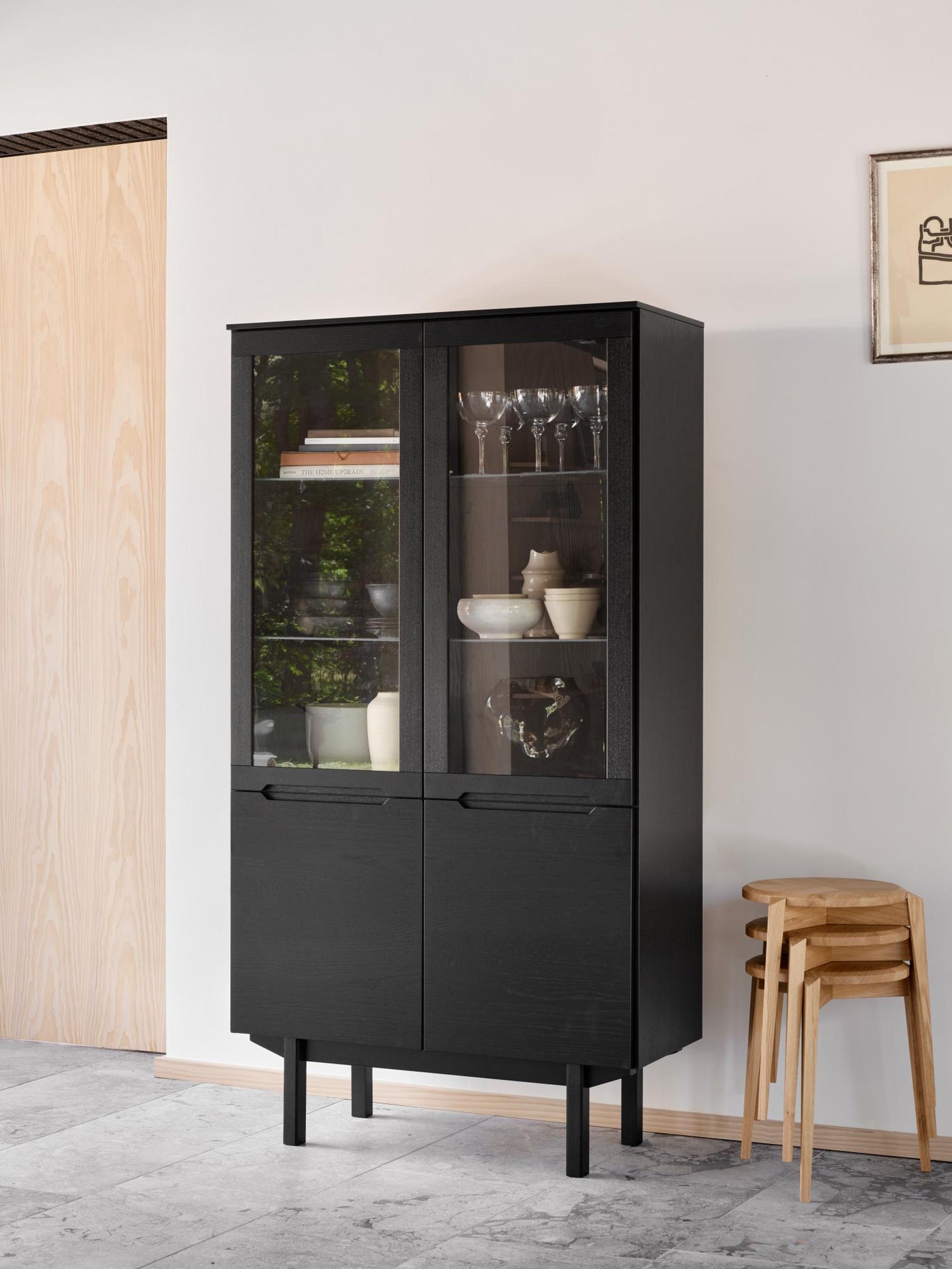 SM 307 Display Cabinet