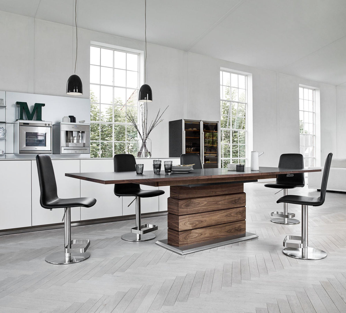 SM 30 High-Rise Dining Table