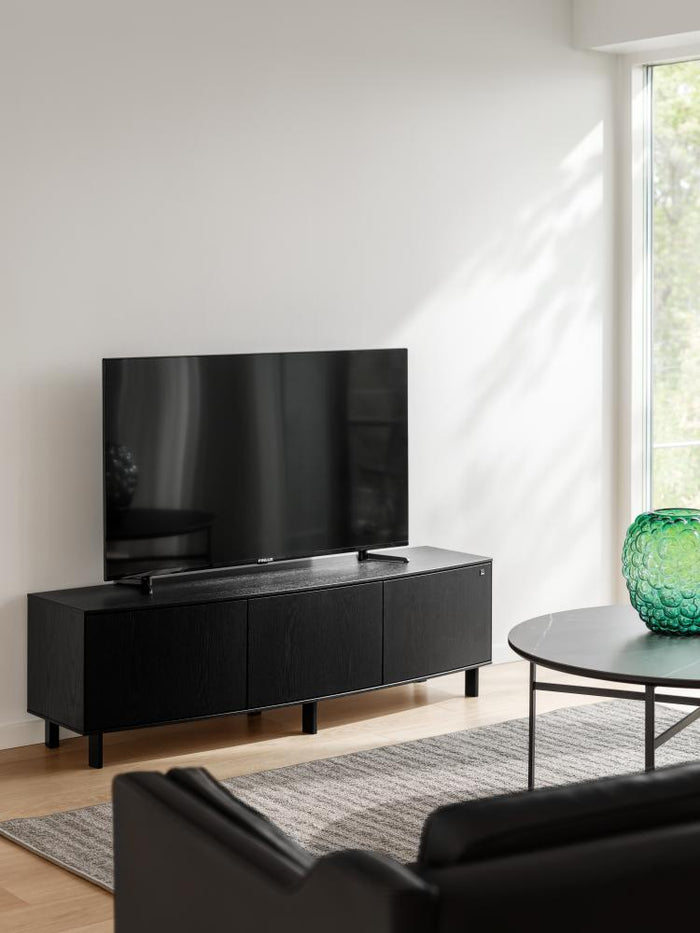 SM 411 TV Lowboard