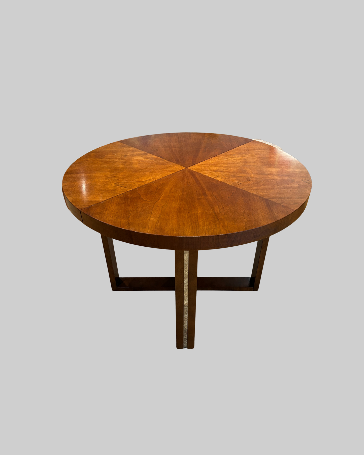 Mégantic Extendable Round Dining Table