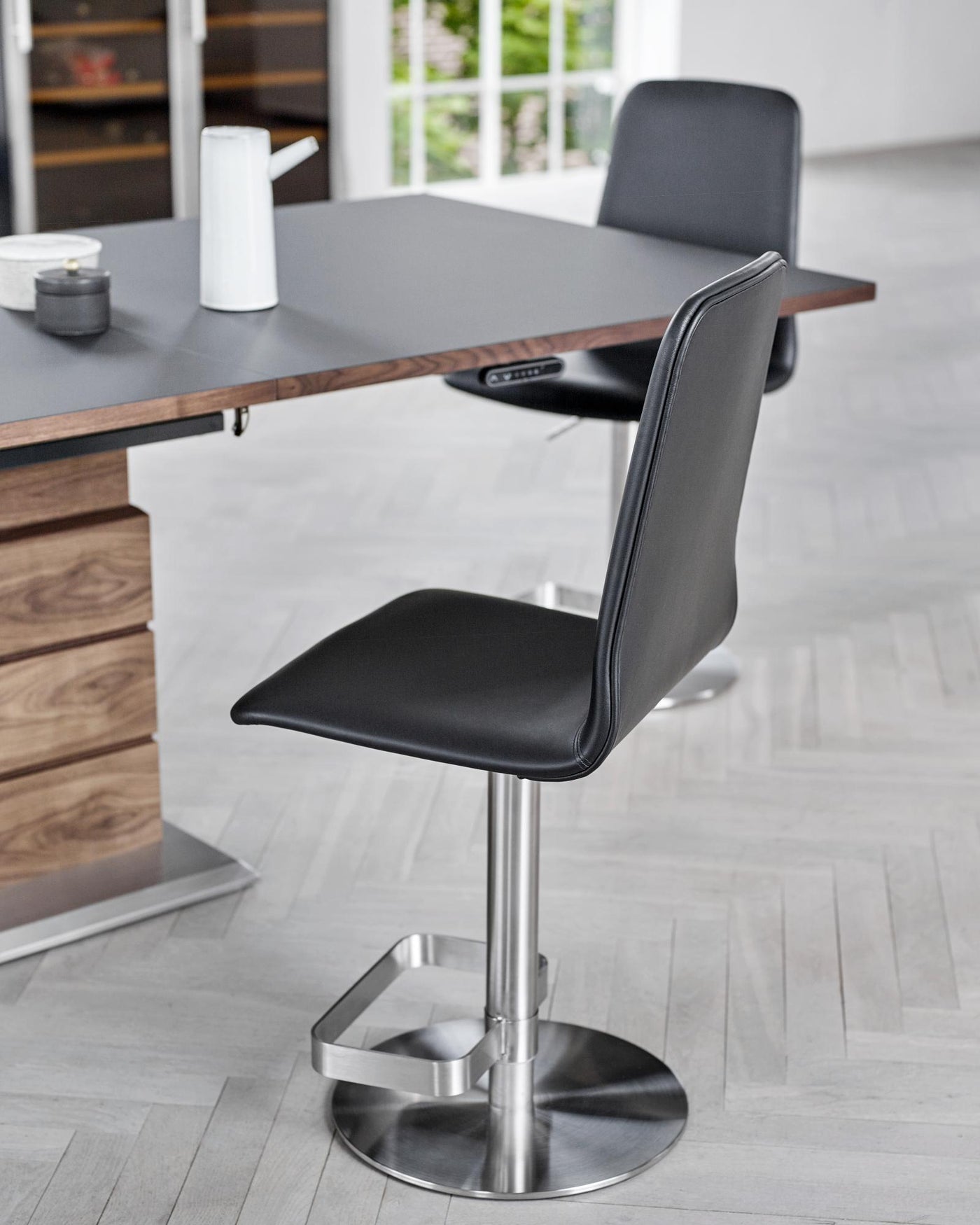 SM 50 High-Rise Chair