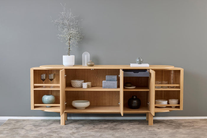 SM 543 Sideboard
