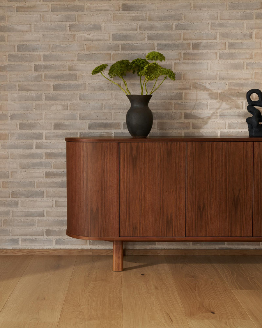 SM 543 Sideboard