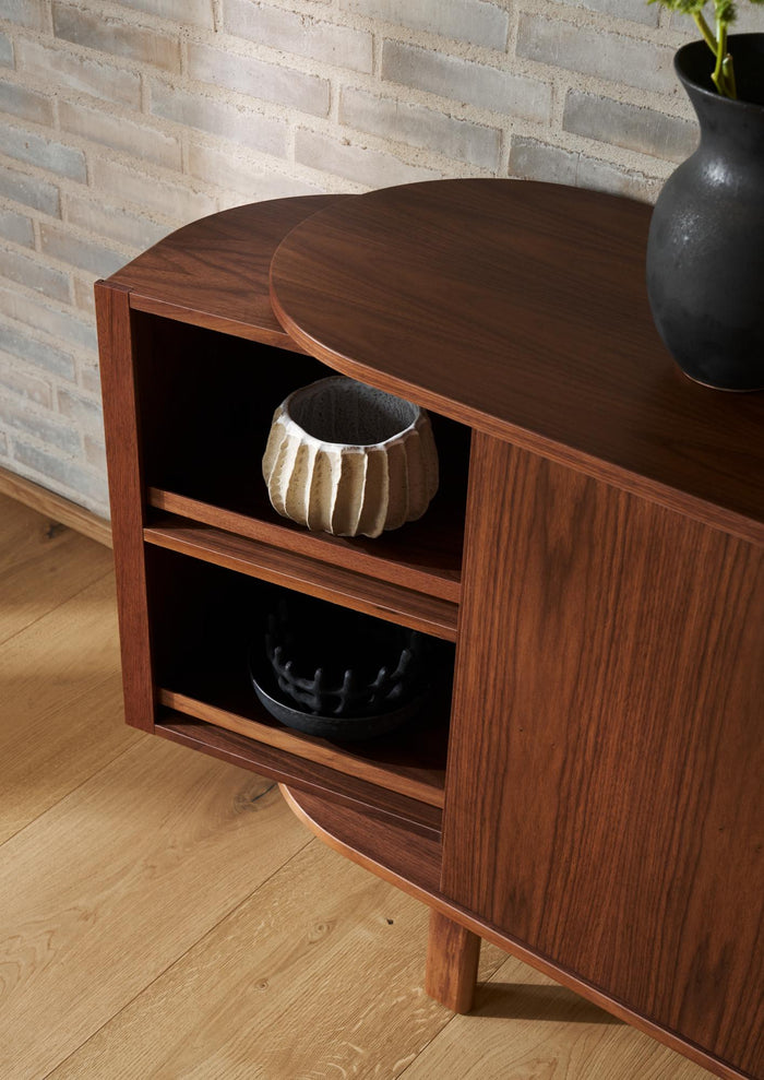 SM 543 Sideboard