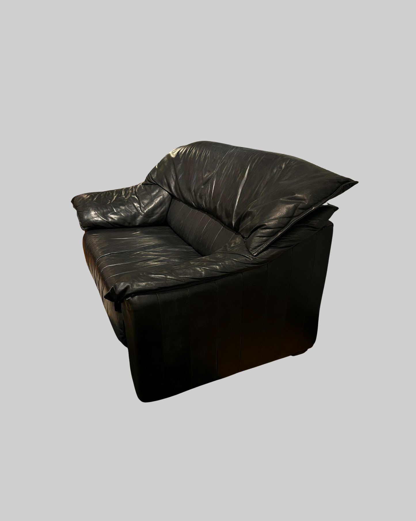 Frontier Leather Loveseat Sofa