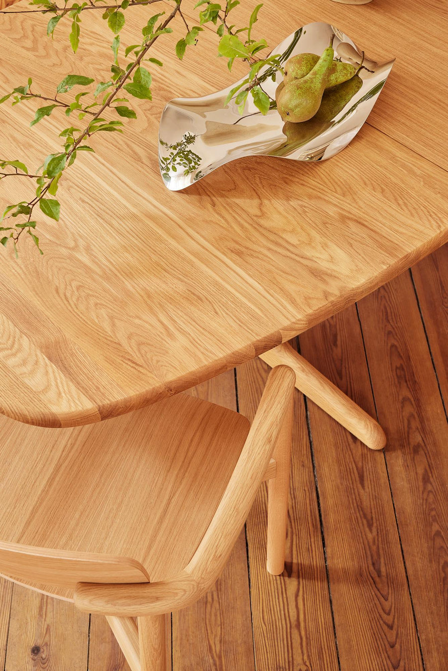 SM 74 Ellipse Dining Table