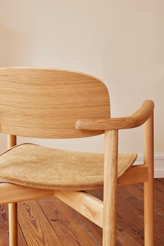 SM 842 Stackable Chair