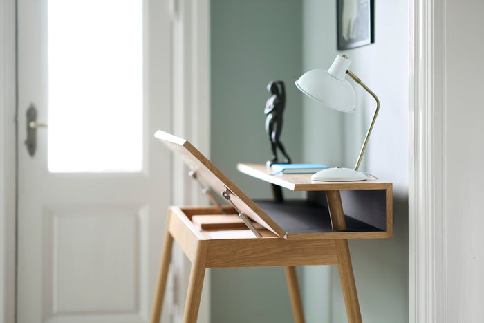 C68 Oak Desk