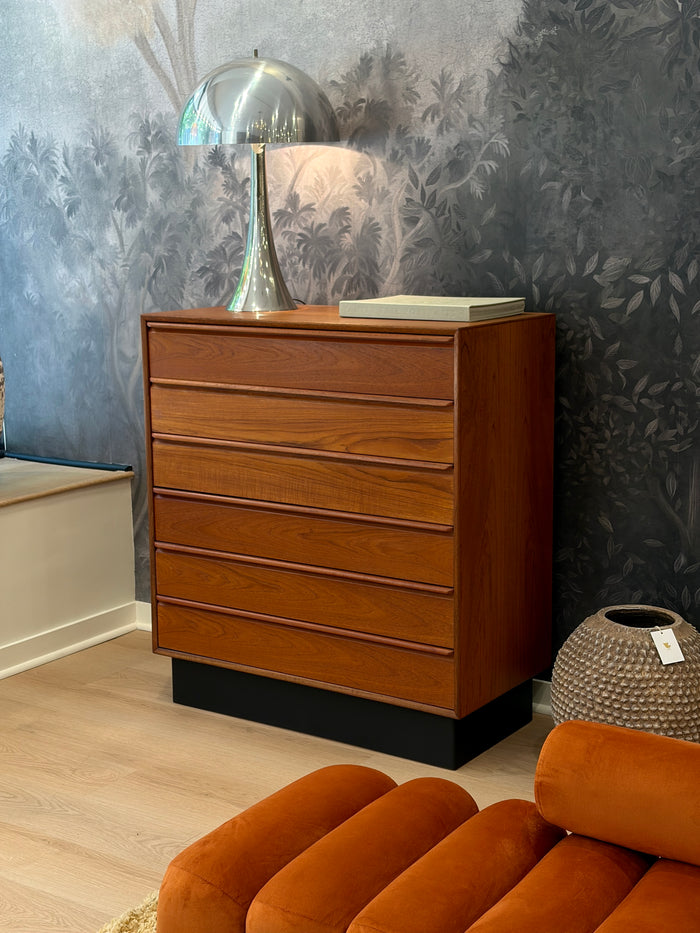 The Rossland Dresser
