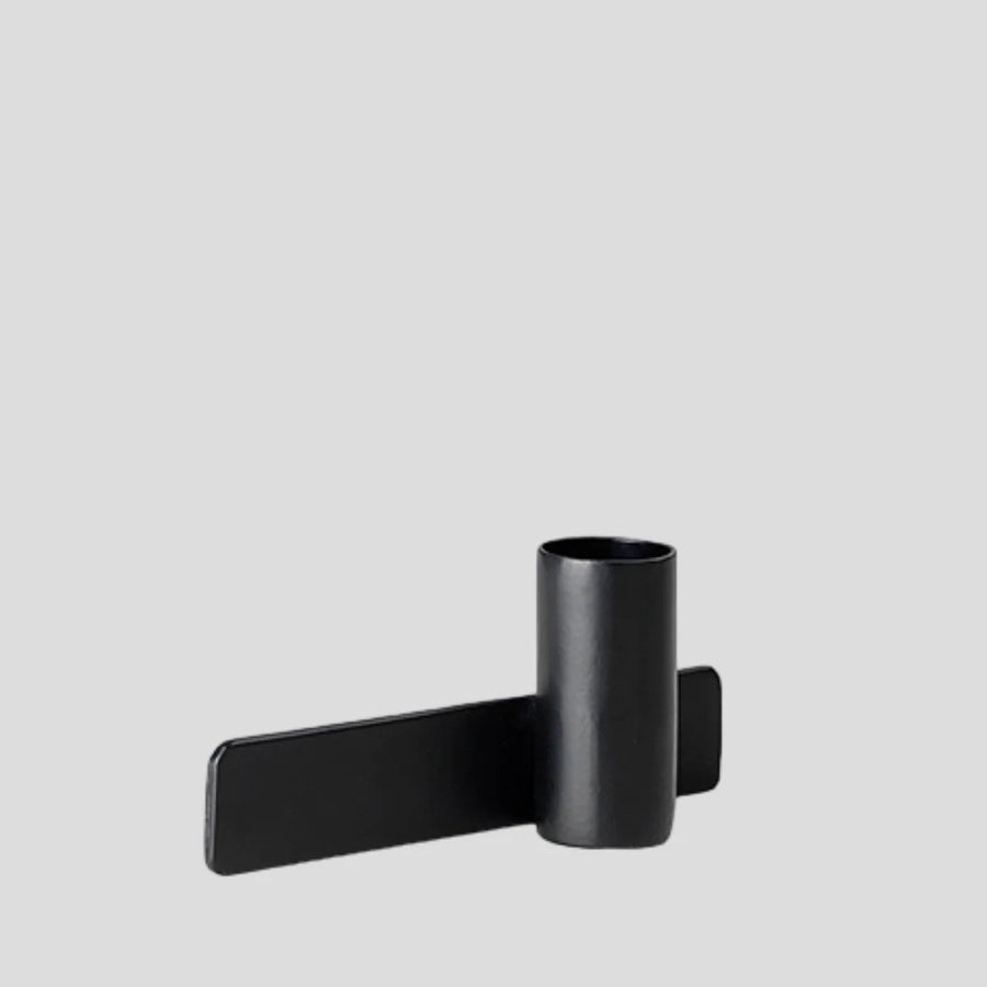The Simple Candleholder