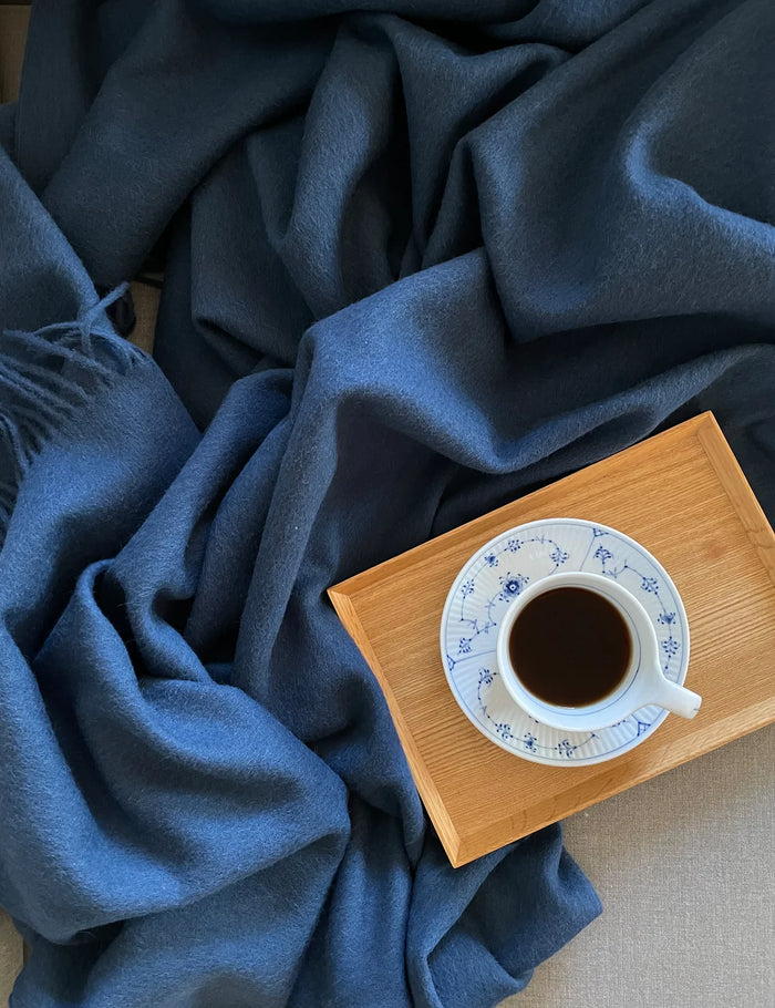 Classic throw