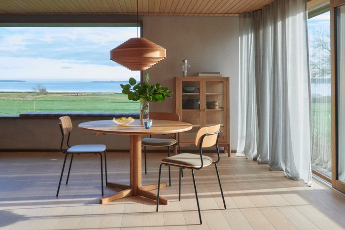 C69 Ry Oak Dining Table