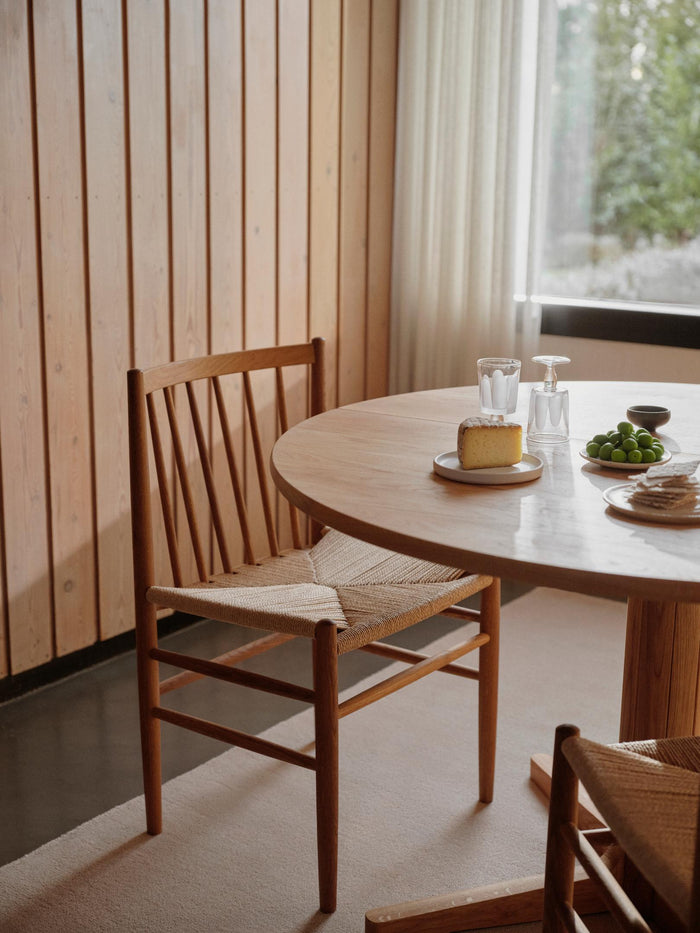 C69 Ry Oak Dining Table