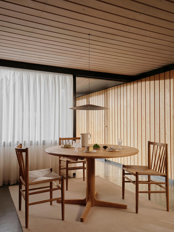 C69 Ry Oak Dining Table