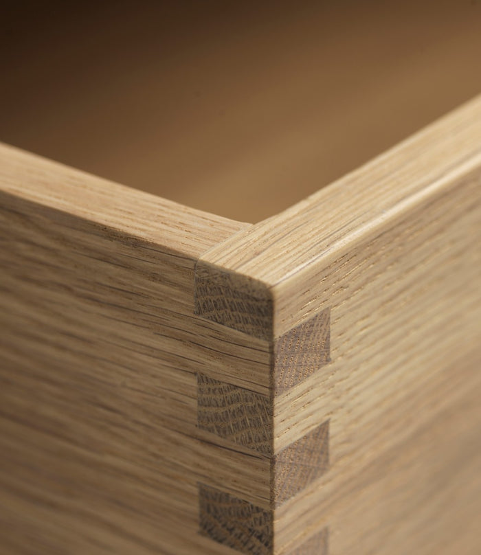 F24 Oak Bench