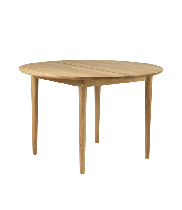 C62 Oak Round Dining Table