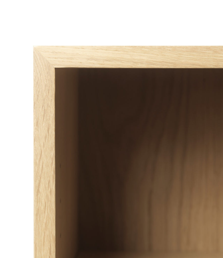 A154 Oak Shelving Unit