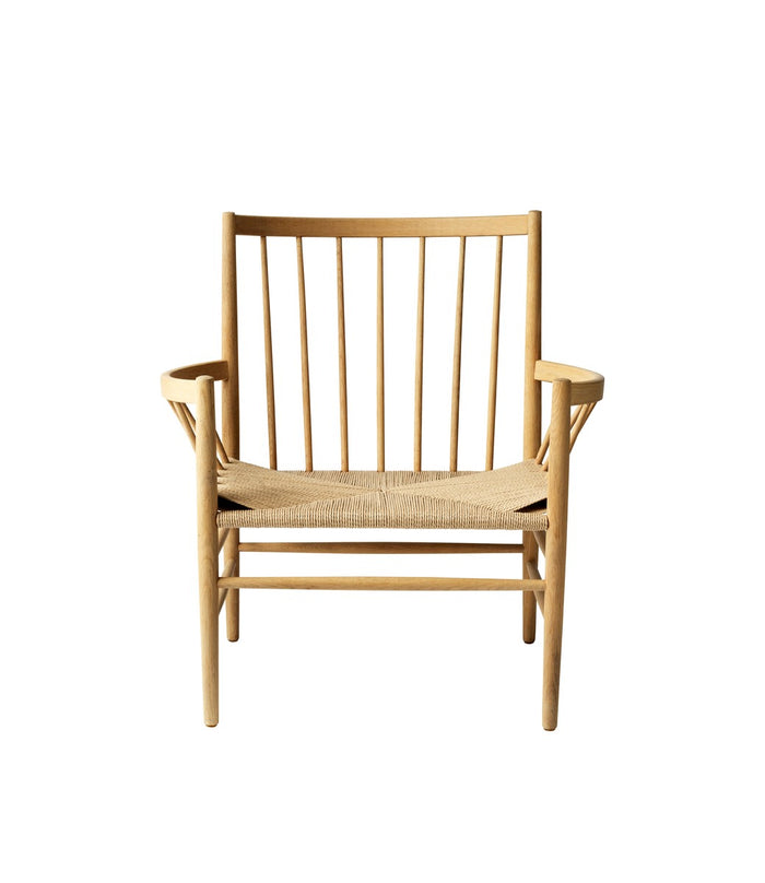 J82S Oak Lounge Chair