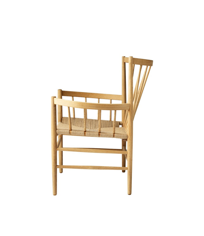 J82S Oak Lounge Chair