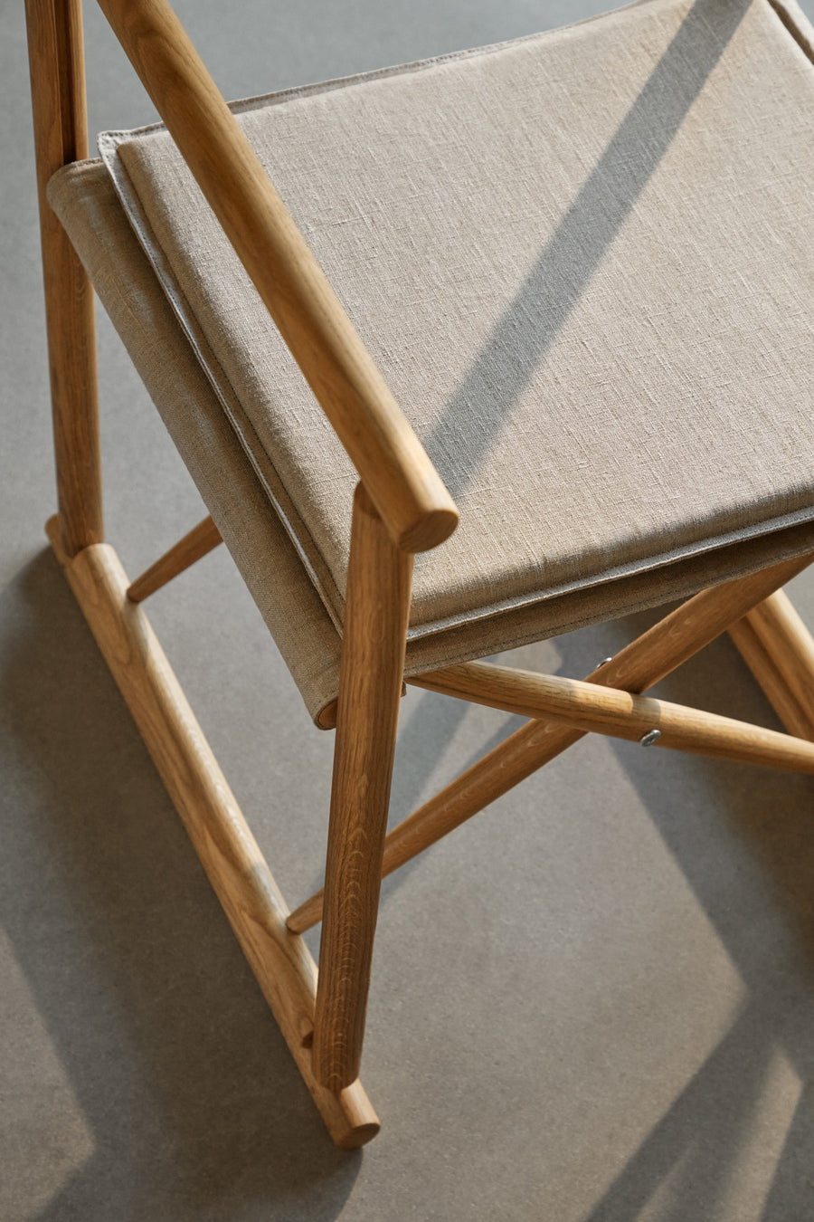 J138 Oak Dining Chair