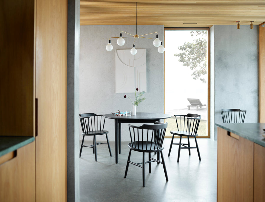 C62 Oak Round Dining Table