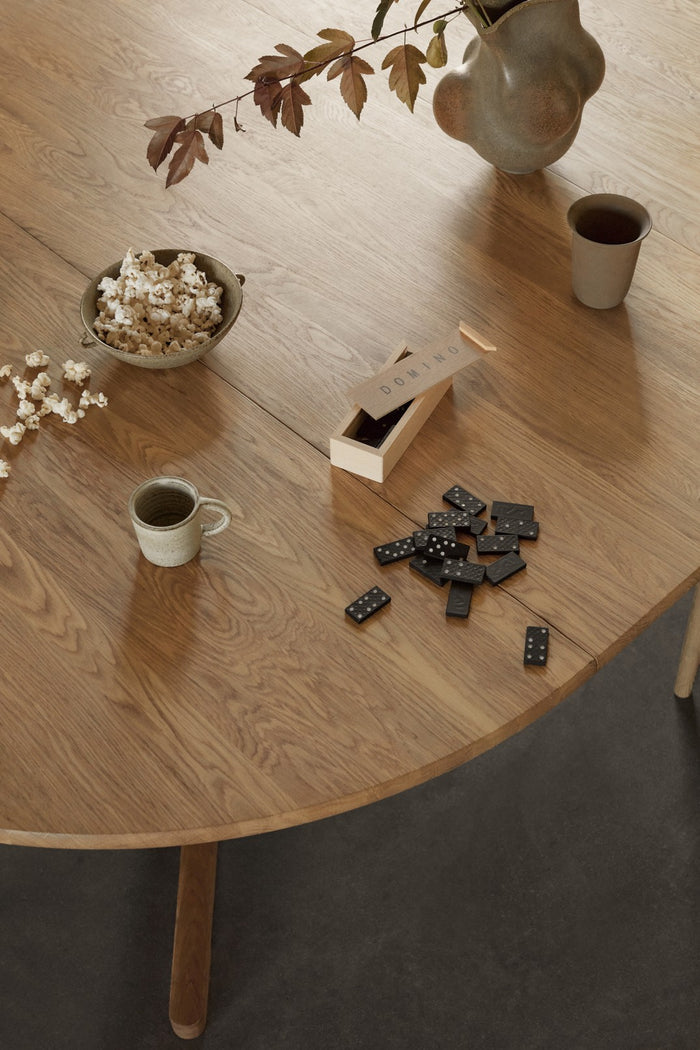 C69 Ry Oak Dining Table