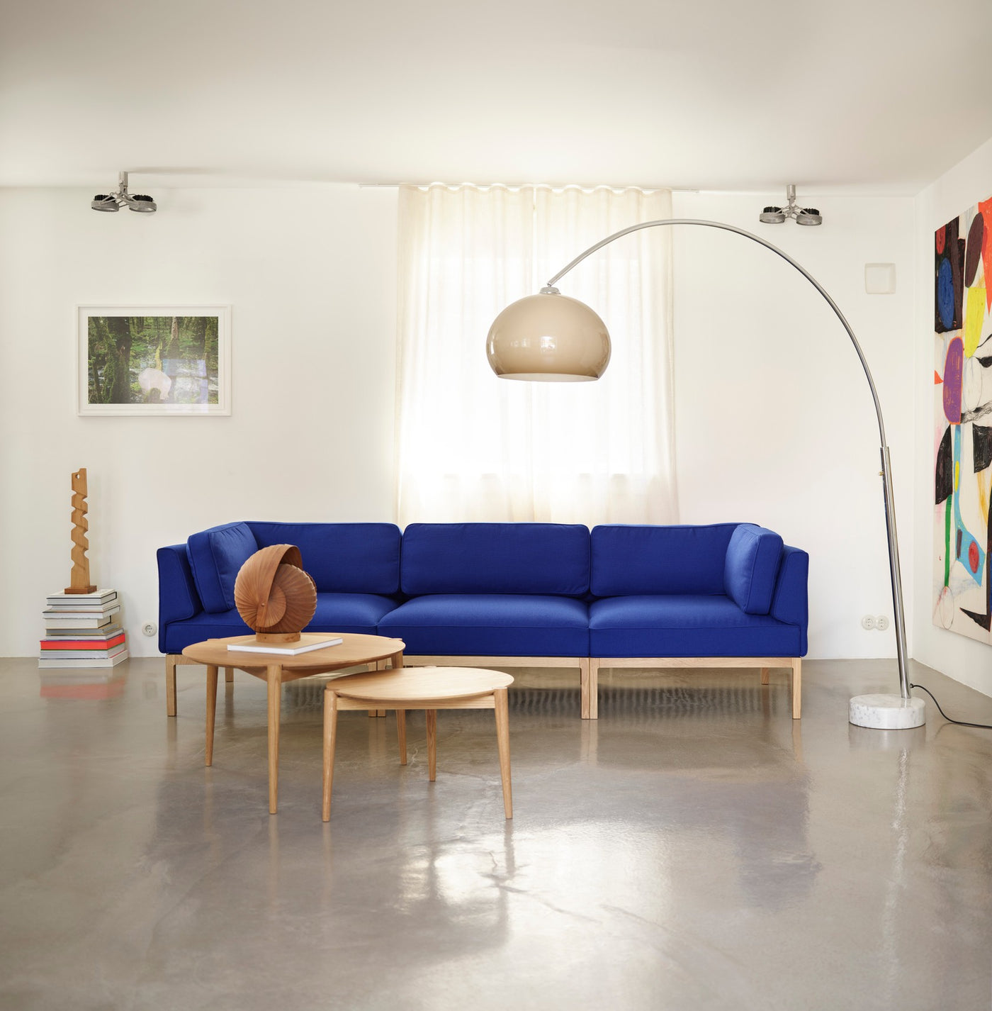 D102 Oak Round Coffee Table