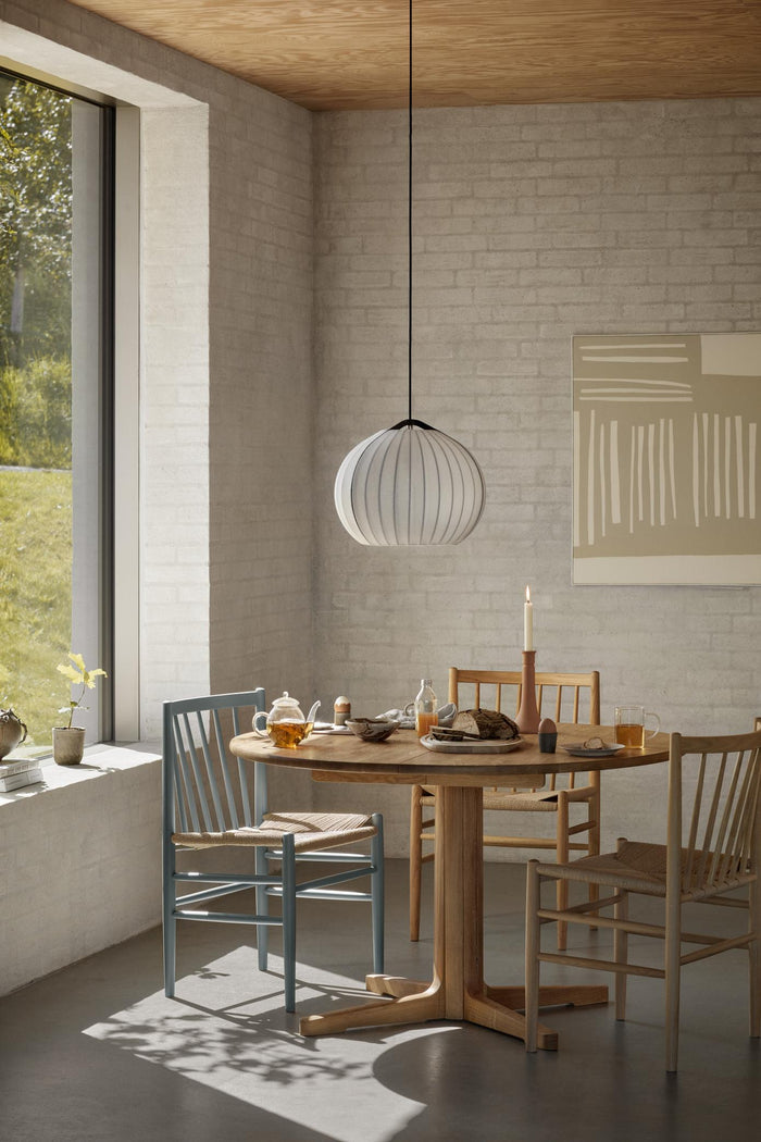 C69 Ry Oak Dining Table