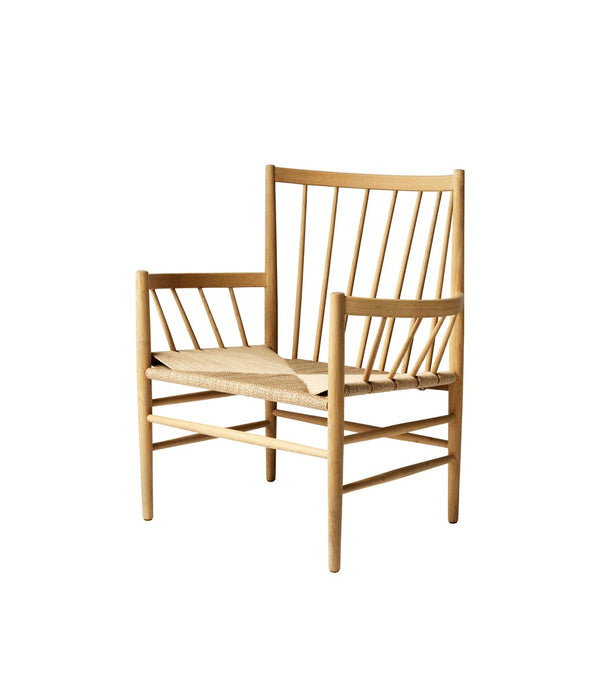 J82S Oak Lounge Chair