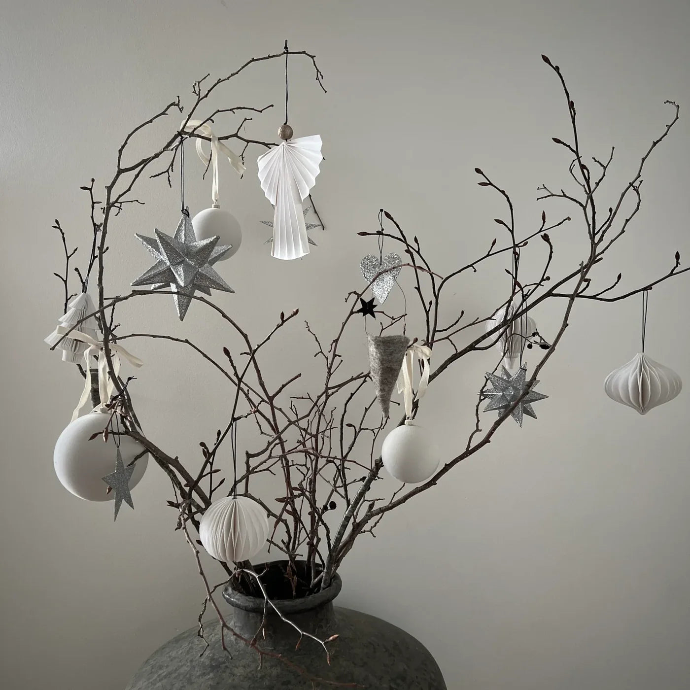 Velvet Holiday Ornament, dove grey (x1)